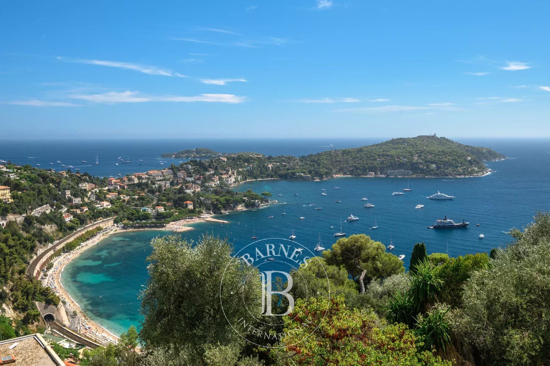 VILLEFRANCHE-SUR-MER - VILLA FAMILIALE - VUE PANORAMIQUE MER ET CAP-FERRAT