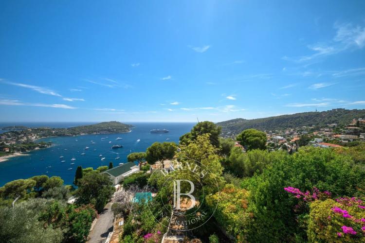 VILLEFRANCHE-SUR-MER - VILLA FAMILIALE - VUE PANORAMIQUE MER ET CAP-FERRAT