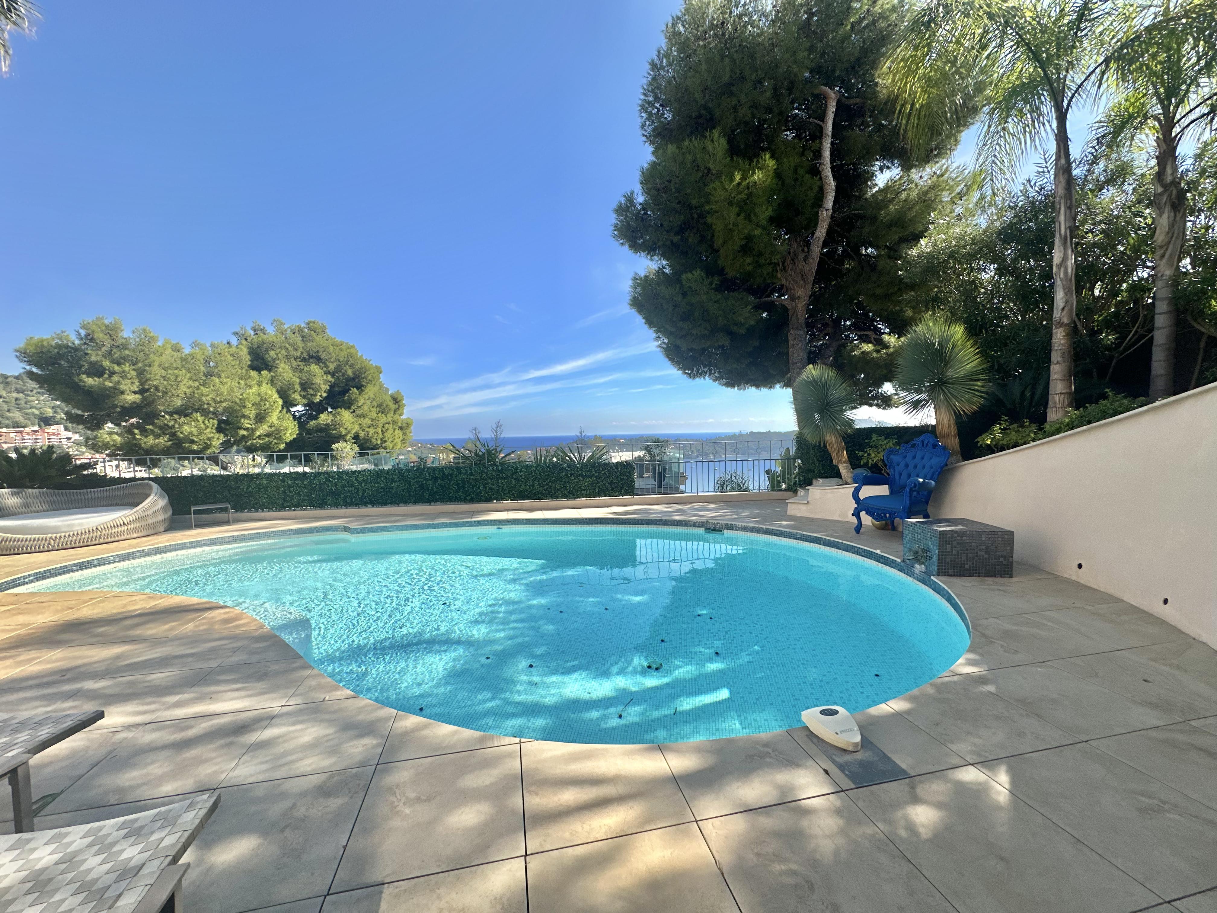 Villefranche-sur-Mer | Villa d’Exception avec Vue Panoramique Époustouflante sur la Rade | 6 Pièces
